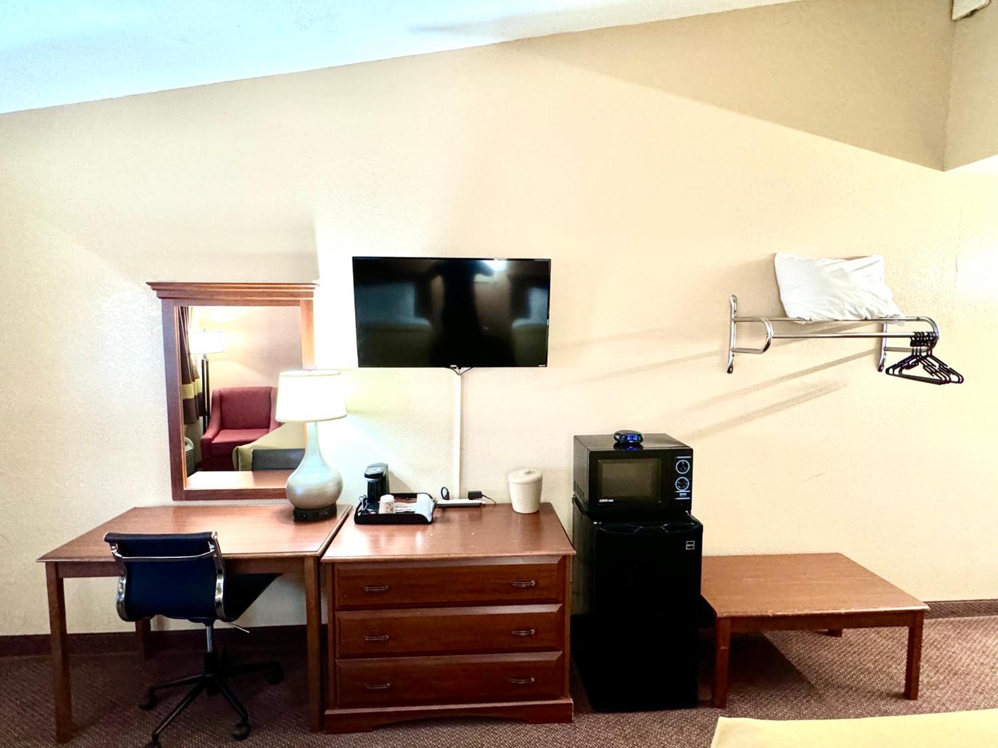 Owensville Inn 외부 사진
