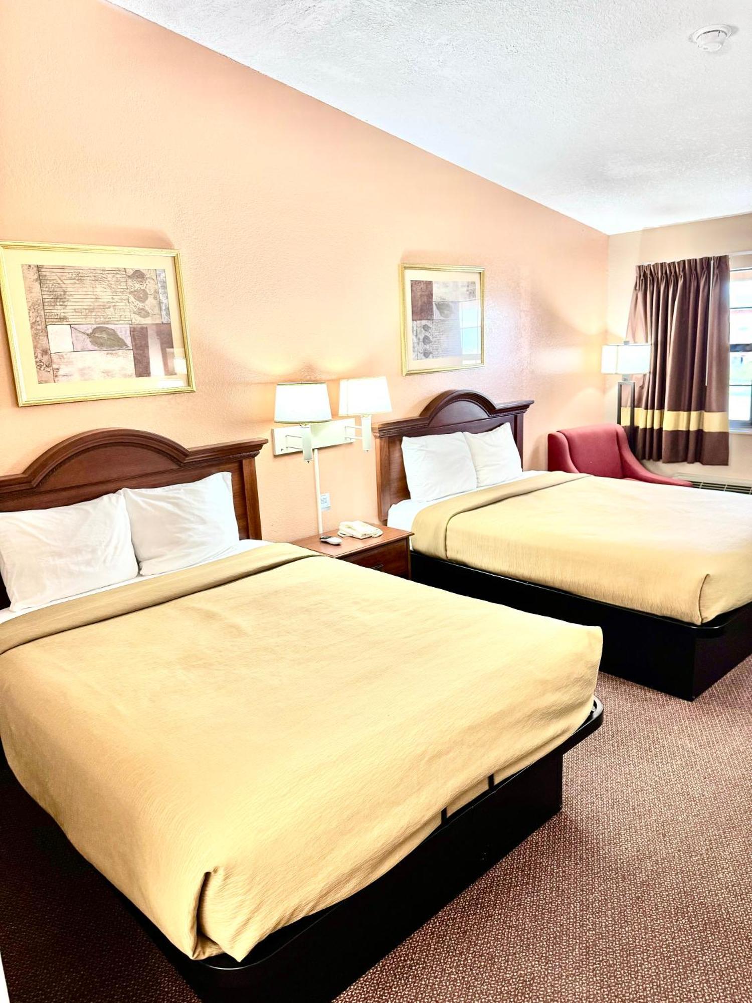 Owensville Inn 외부 사진